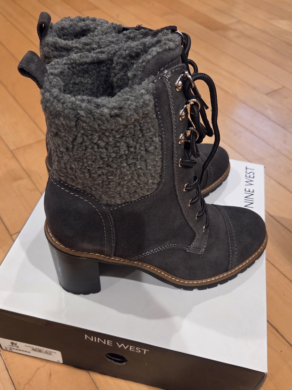 Nine West Phaedra Dark Gray Suede Lace-Up Ankle Boots Size 8M NWT